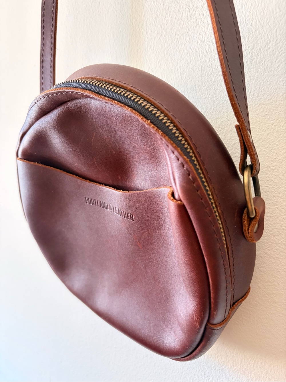 Portland Leather Round Shoulder Bag - Chestnut Brown